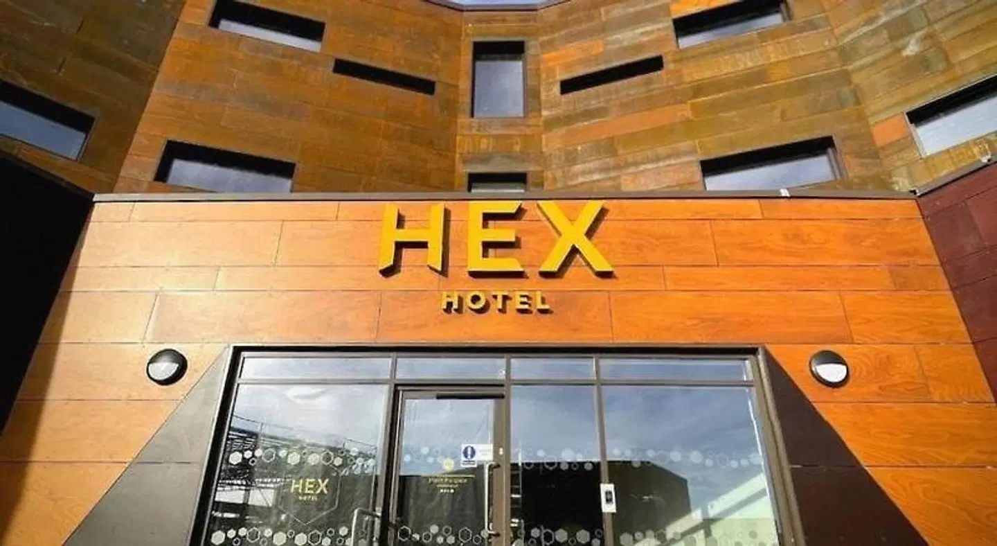Hex Hotel at Yorkshire Wildlife Park LOUNGE_LOBBY