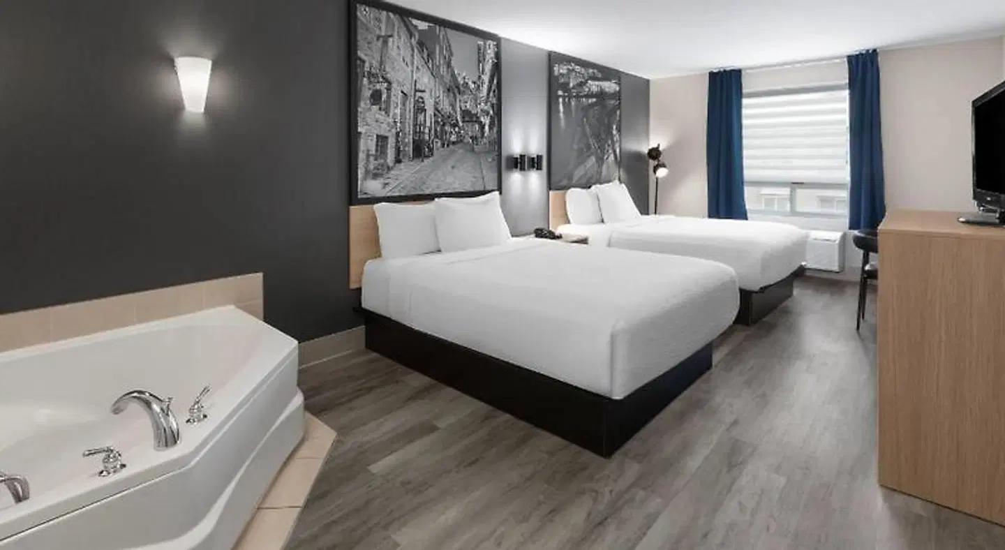 Super 8 by Wyndham Quebec City ROOM_EXAMPLE