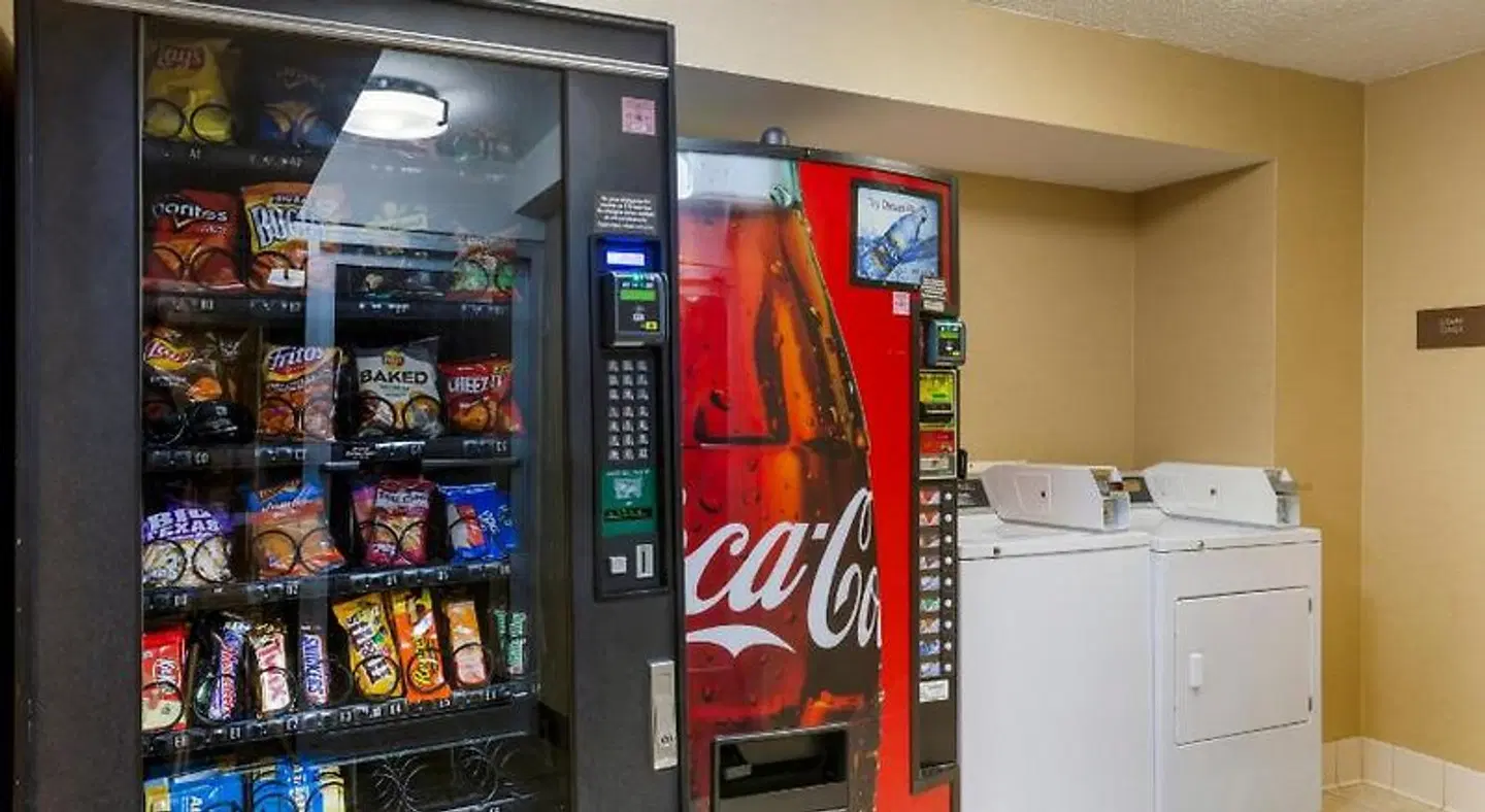Comfort Inn & Suites Presidential Bar