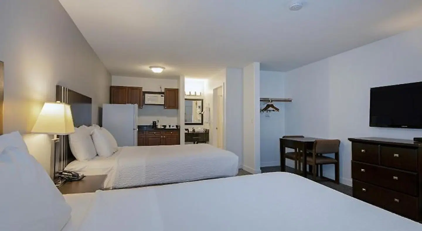 Kamloops Travelodge Mountview ROOM_EXAMPLE