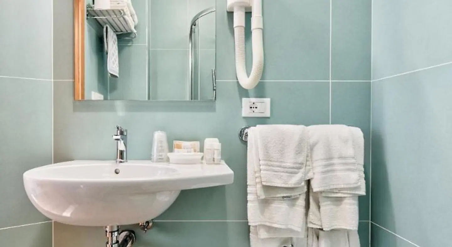 Hotel Meuble Zenith Badezimmer