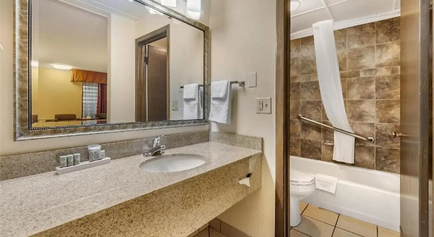 Best Western Angus Inn Badezimmer