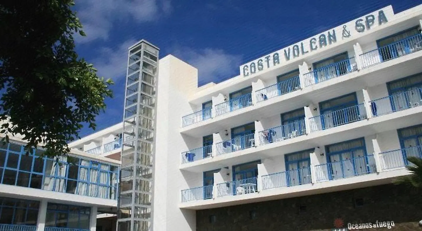 Costa Volcan Apartments EXTERIOR
