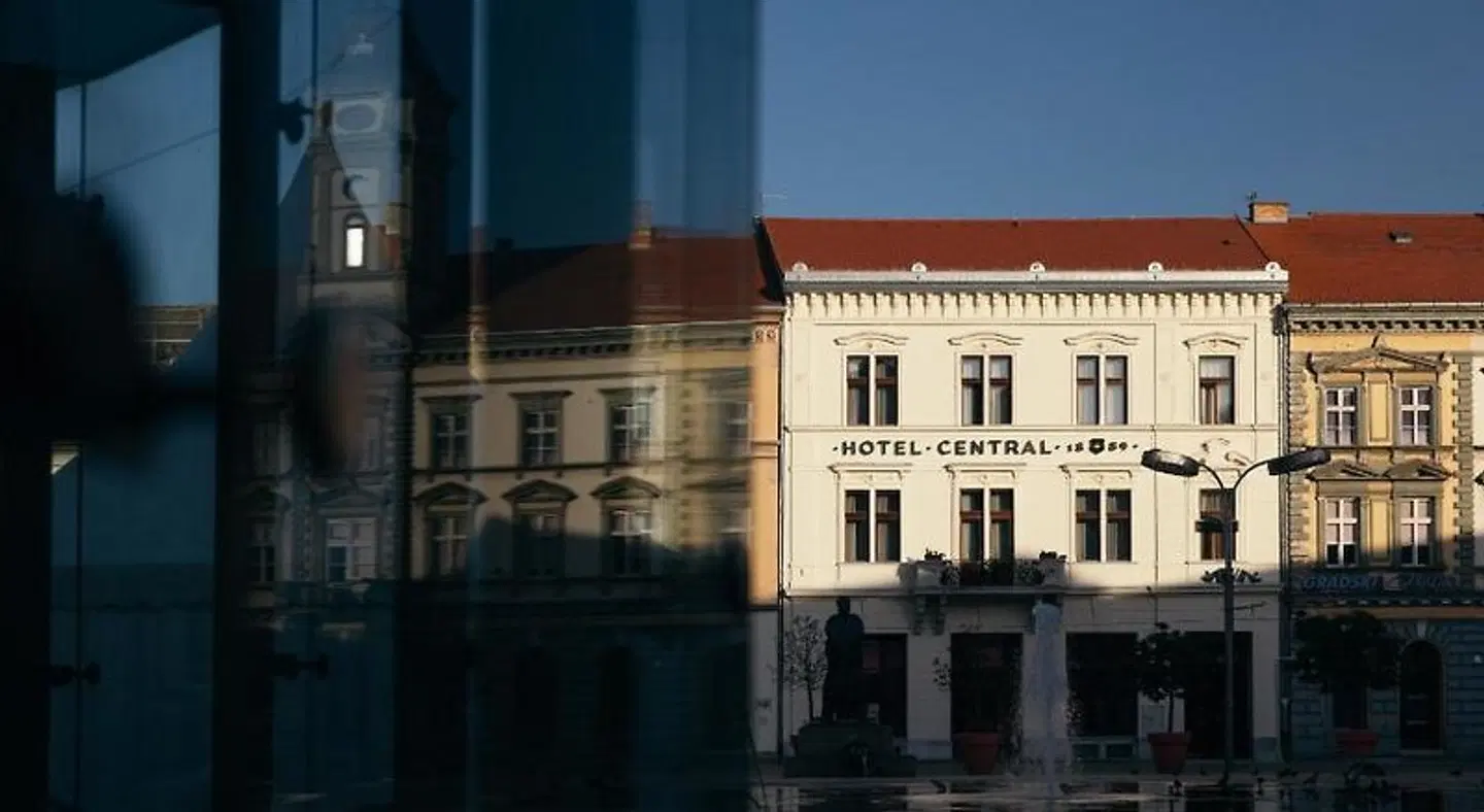 Central EXTERIOR