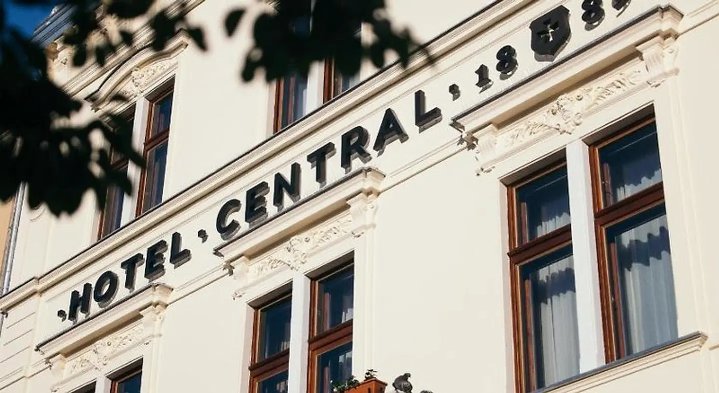 Central EXTERIOR