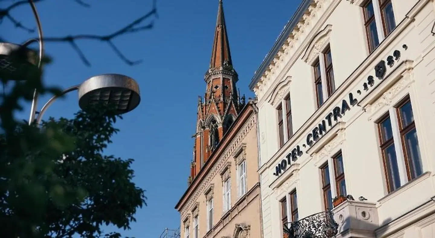 Central EXTERIOR
