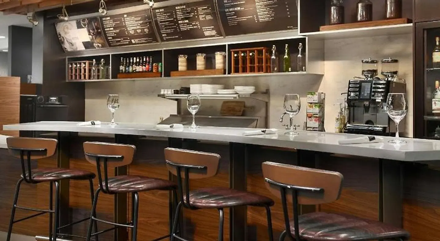 Courtyard by Marriott Atlanta Perimeter Center Bar