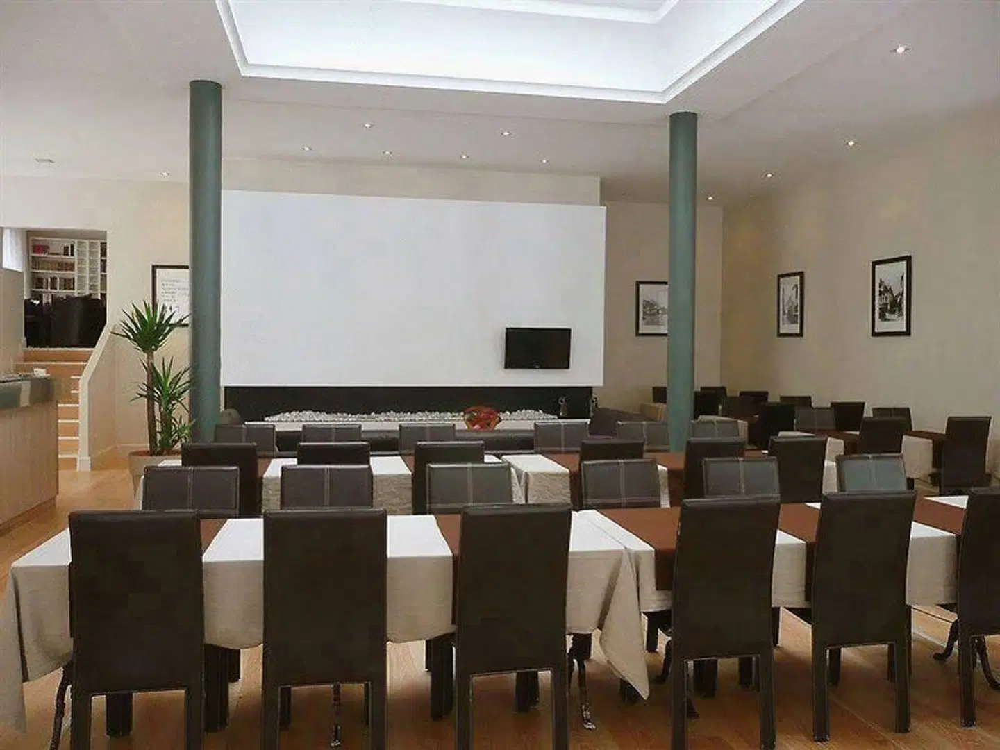 Atrium Mondial Restaurant