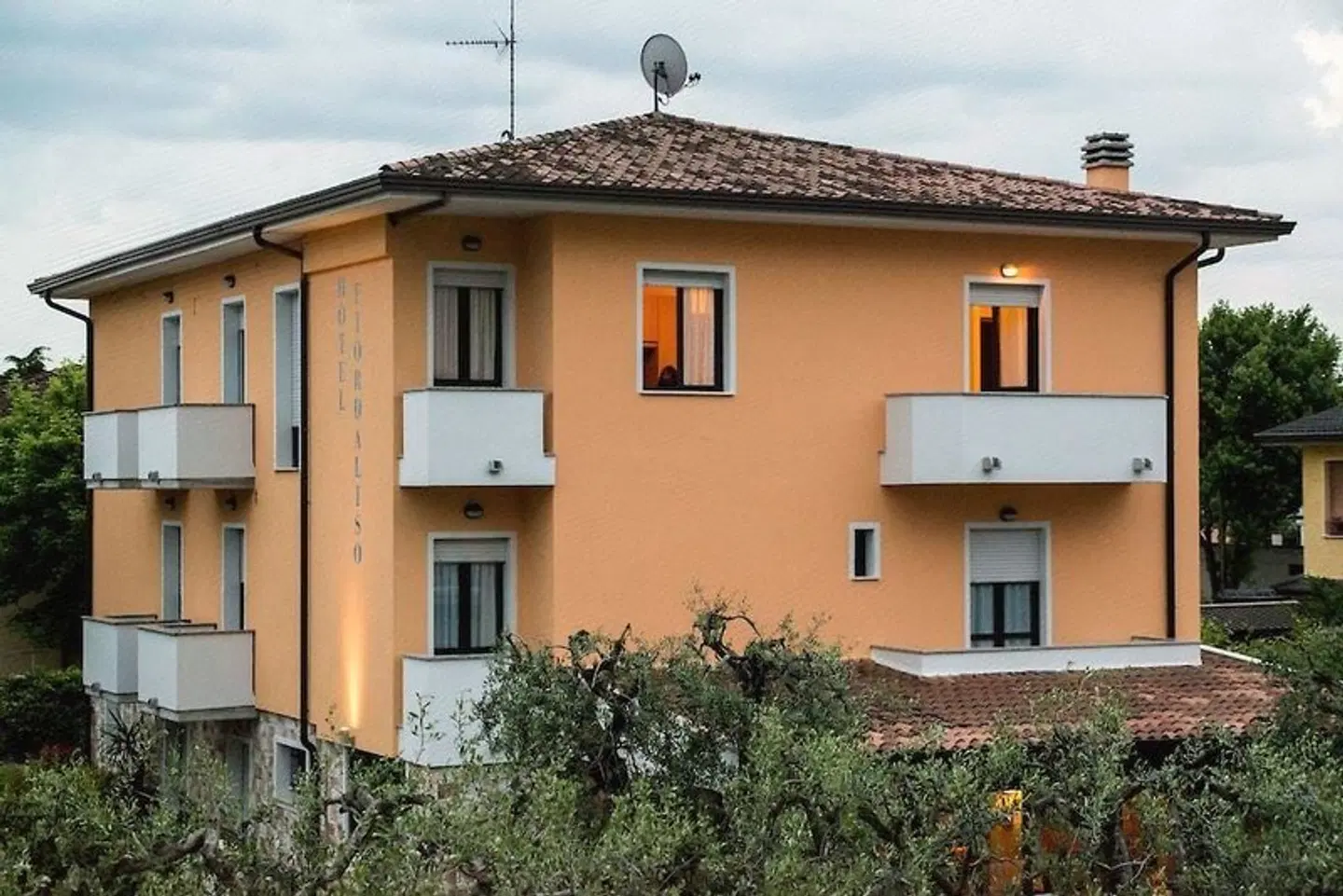 Hotel Fiordaliso EXTERIOR