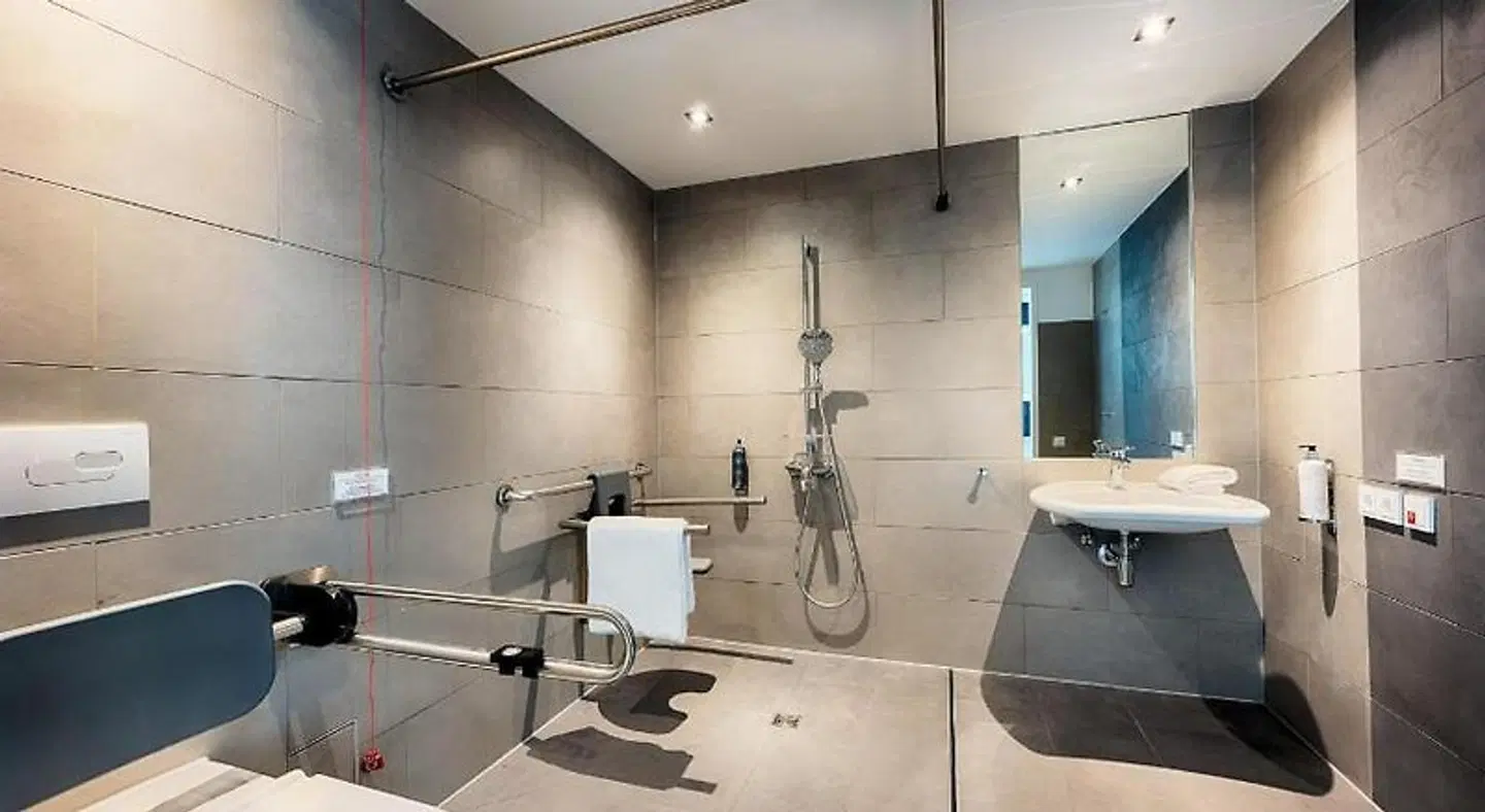 Premier Inn Wiesbaden City Centre Badezimmer
