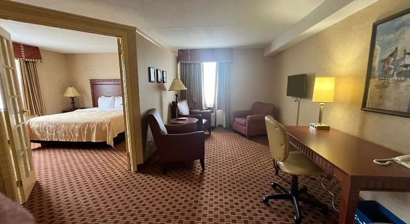 Quality Inn & Suites Bay Front ROOM_EXAMPLE