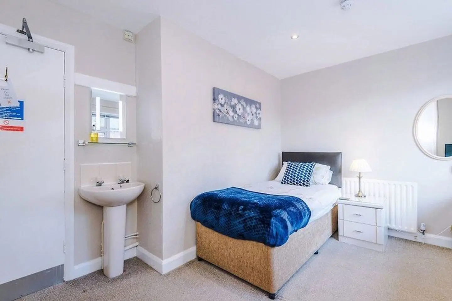 Holcombe Guest House ROOM_EXAMPLE