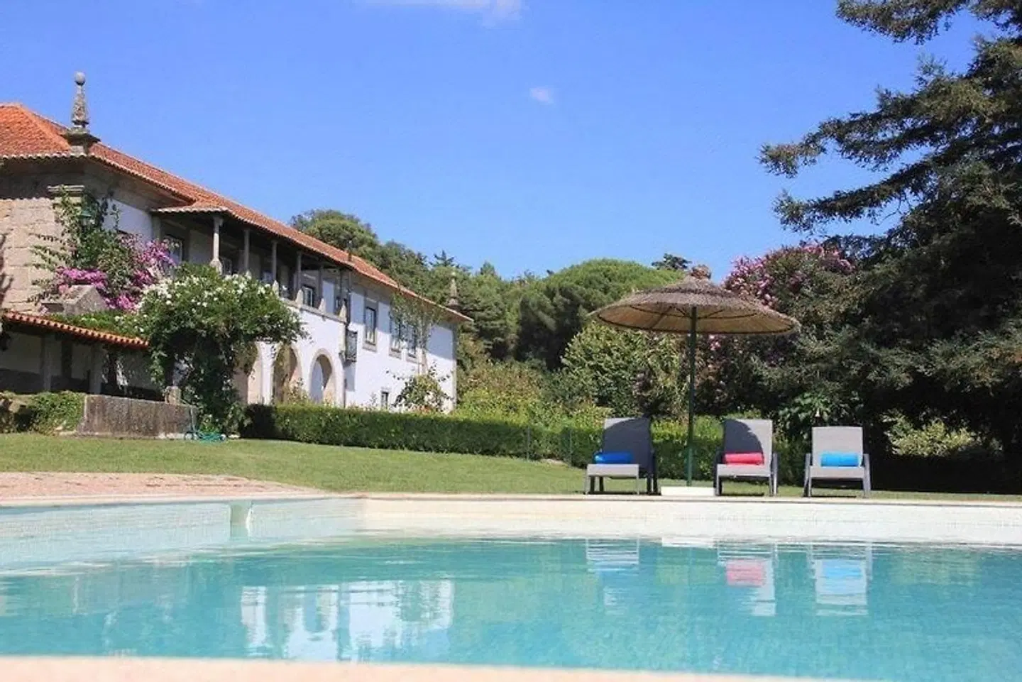 Quinta De Guimaraes OUTDOOR_POOL