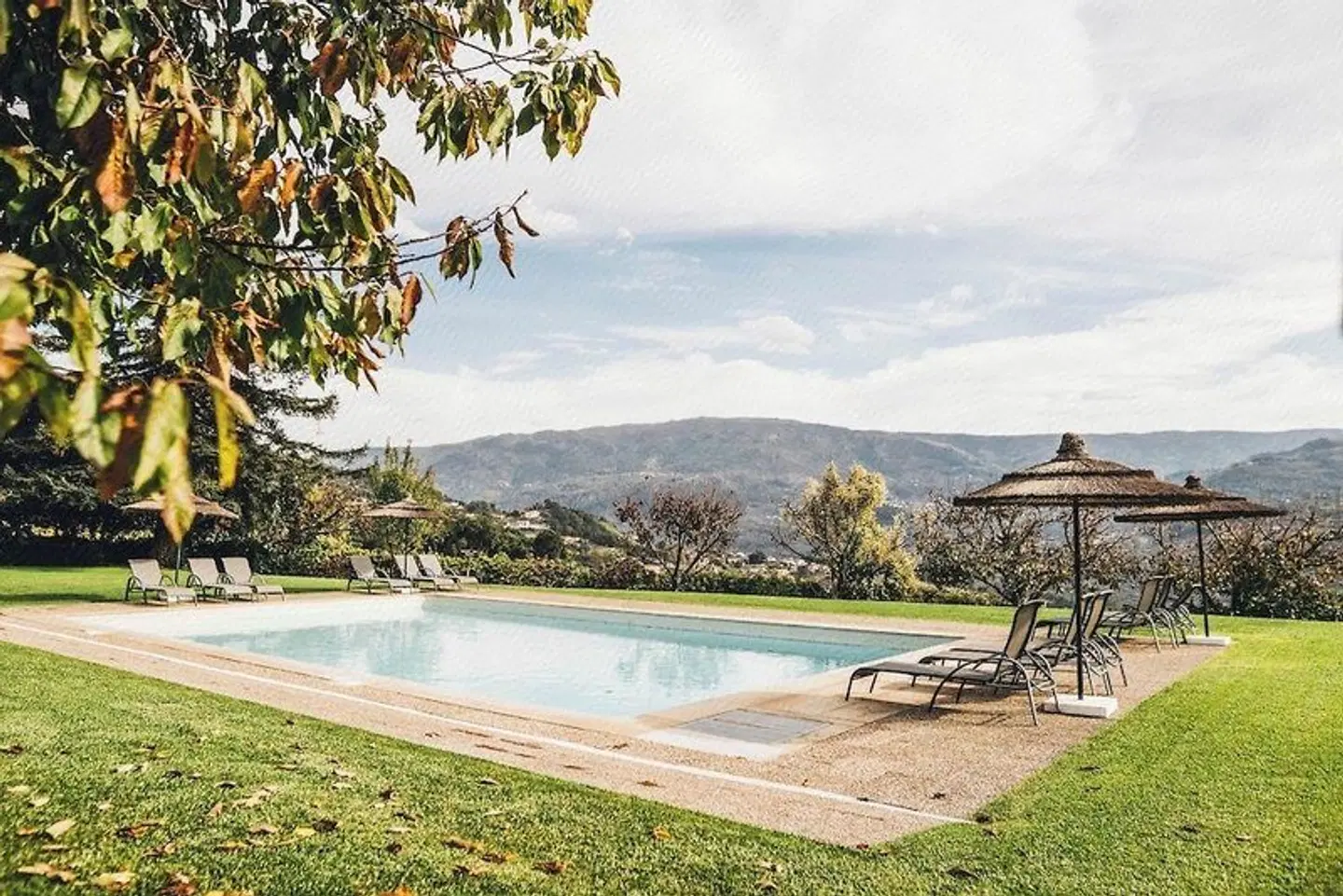 Quinta De Guimaraes OUTDOOR_POOL