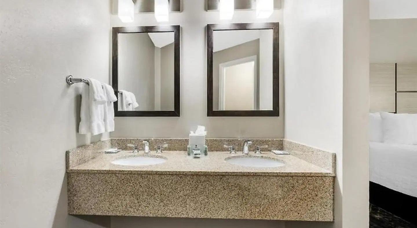 Best Western New Oregon Motel Badezimmer