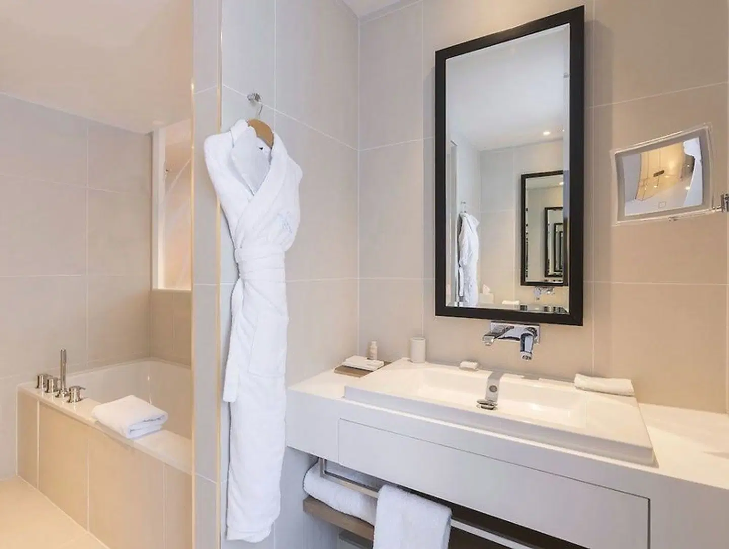 Hôtel Mont-Blanc Chamonix Badezimmer