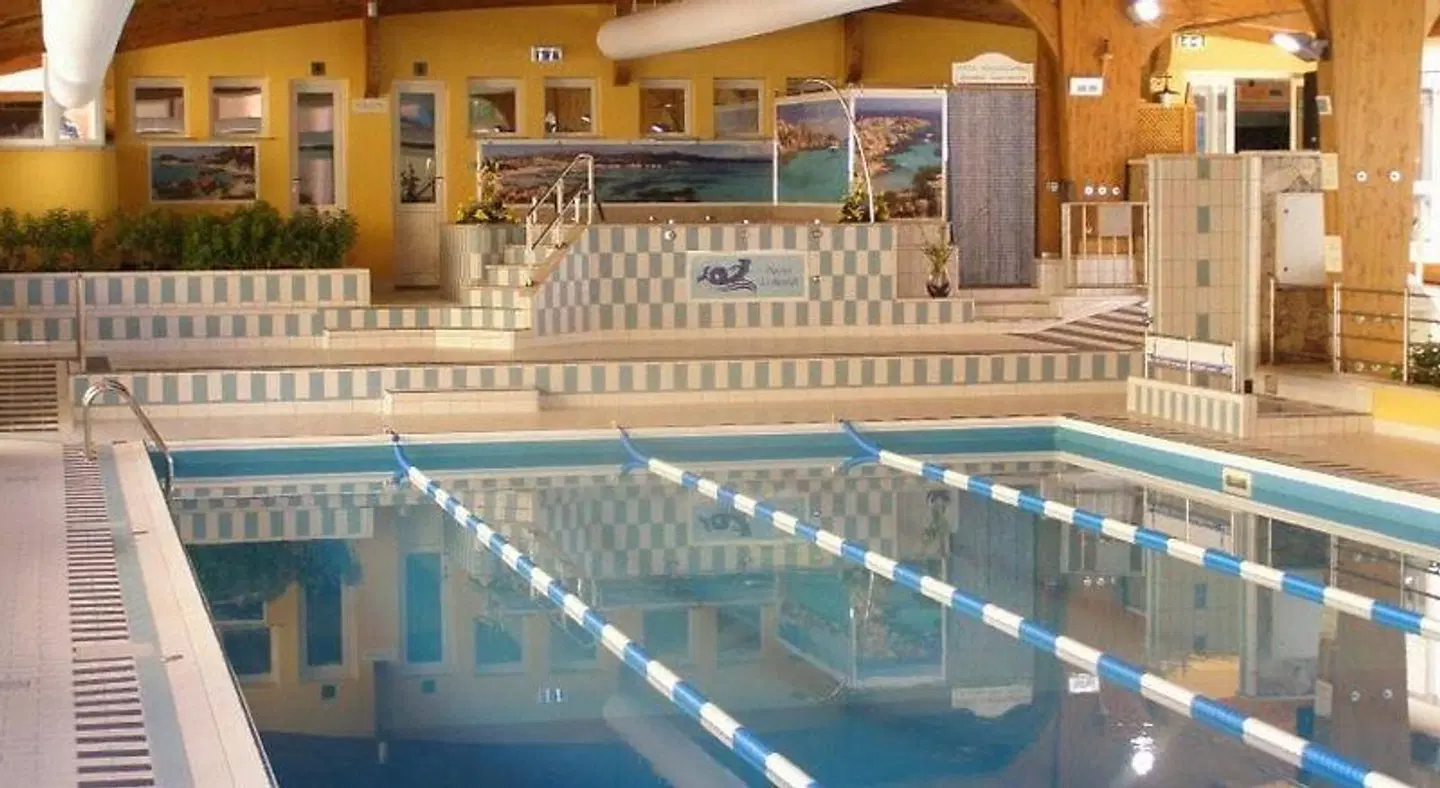 Hotel Residence Le Nereidi Hallenbad