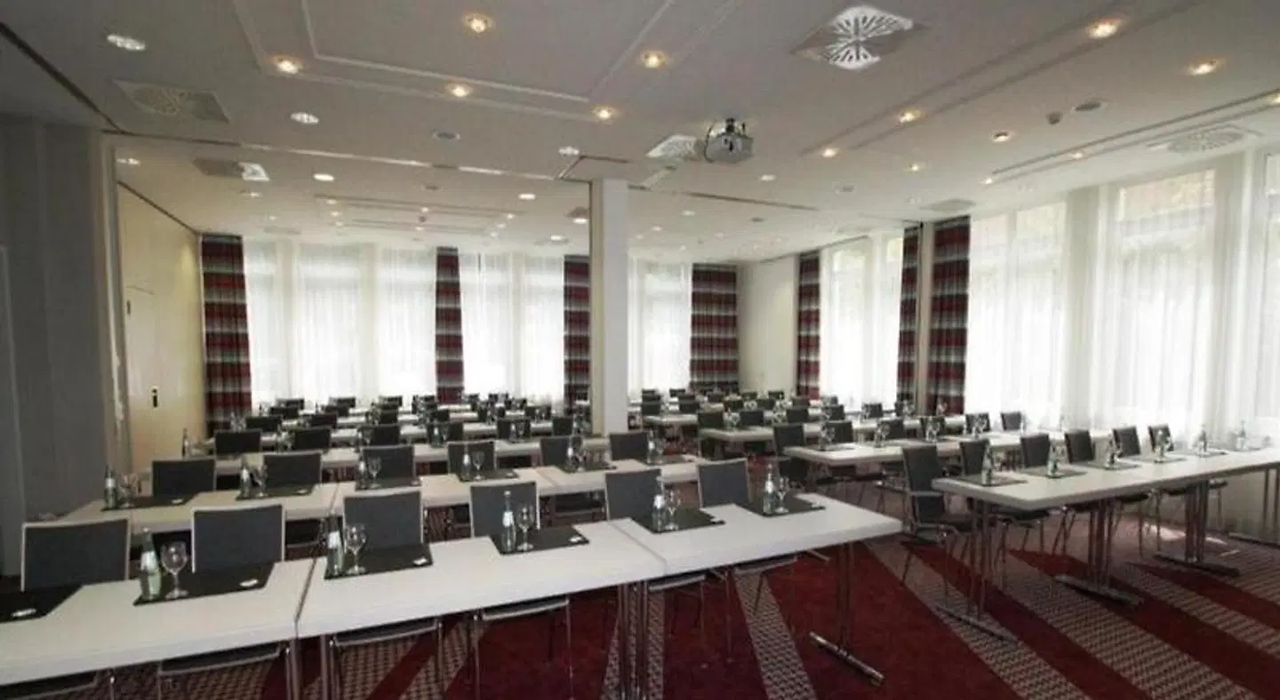 Holiday Inn Frankfurt Neu-Isenburg Konferenz