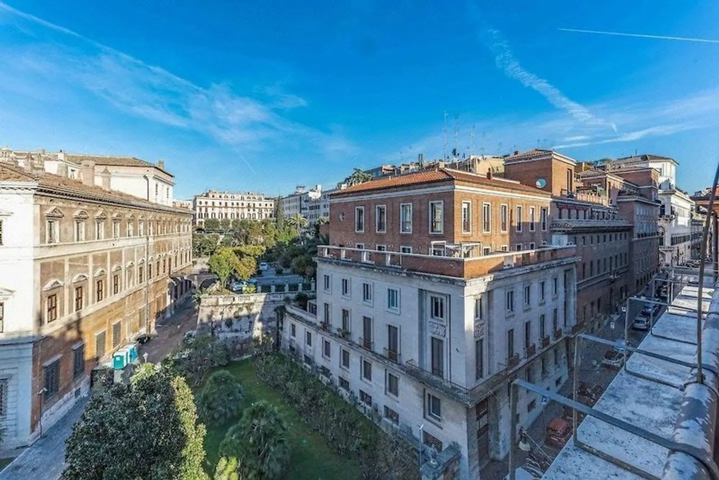 Trevi Fountain Guesthouse EXTERIOR