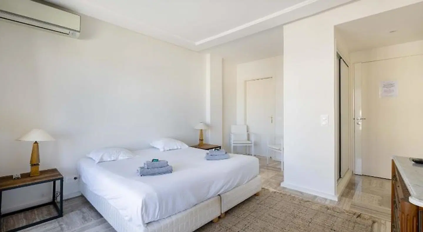 Residences du Grand Hotel by YELLOW CANNES ROOM_EXAMPLE