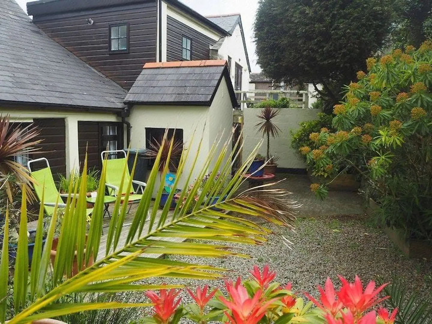 The Smugglers Restaurant With Rooms EXTERIOR