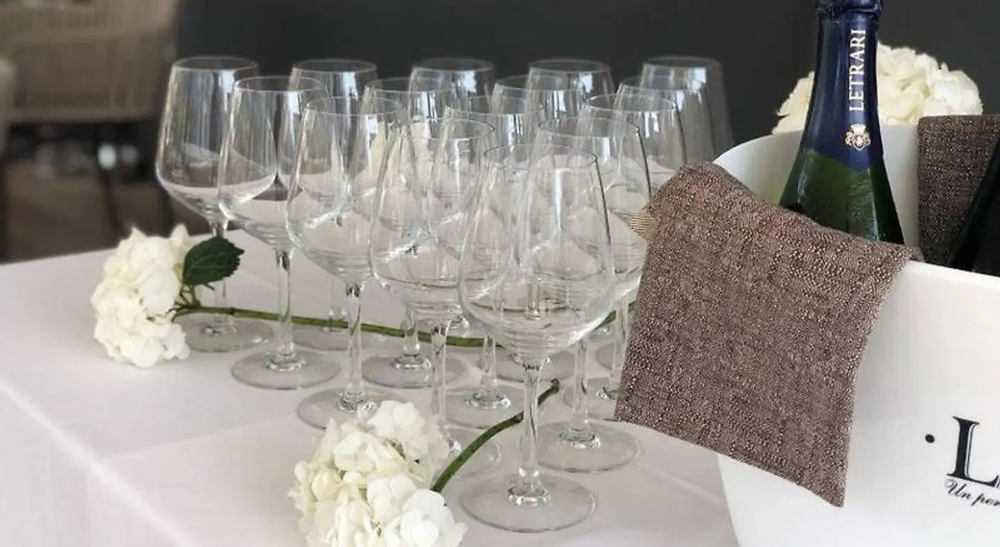 Athos Hotel Restaurant