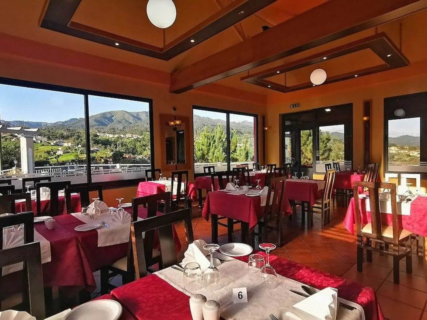 Santana in Nature Bed & Breakfast Restaurant