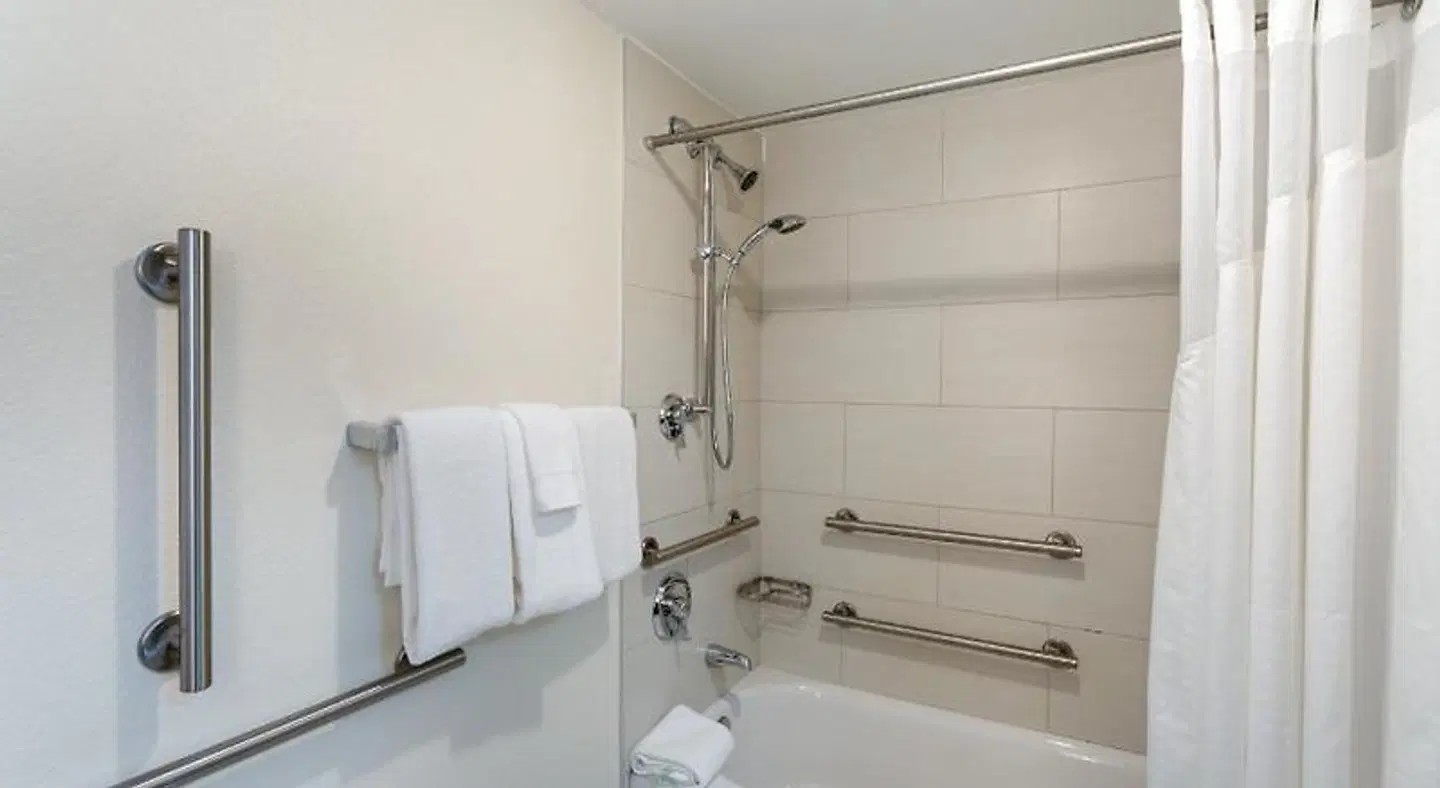 Holiday Inn Express & Suites King Of Prussia by IHG Badezimmer