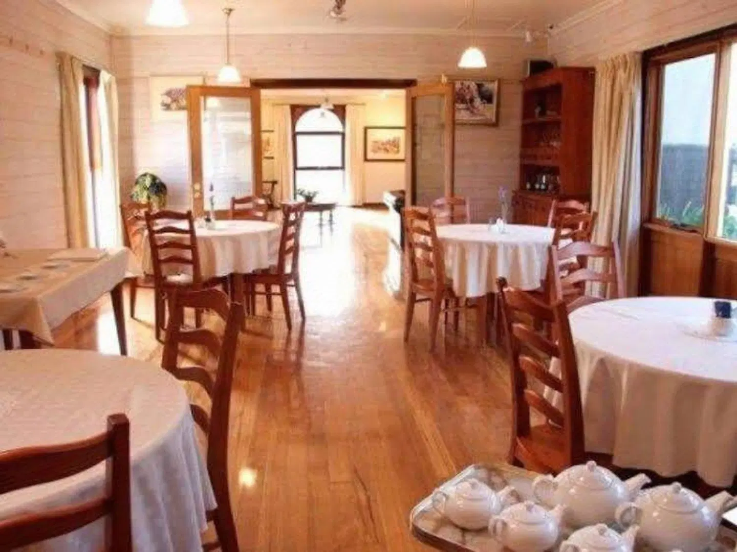 Tranquilles Bed & Breakfast Restaurant