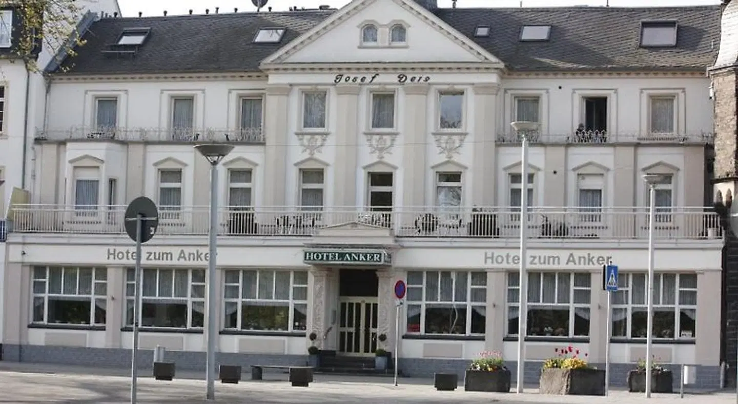 Anker EXTERIOR