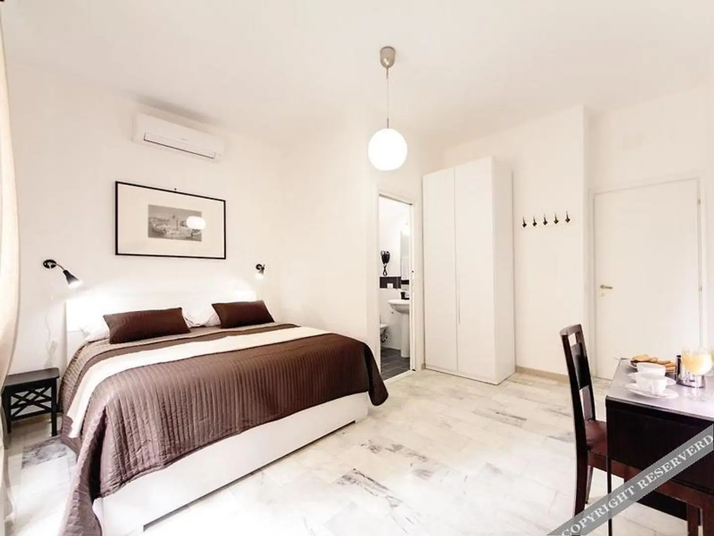 Vatican Suites Happy Holidays ROOM_EXAMPLE