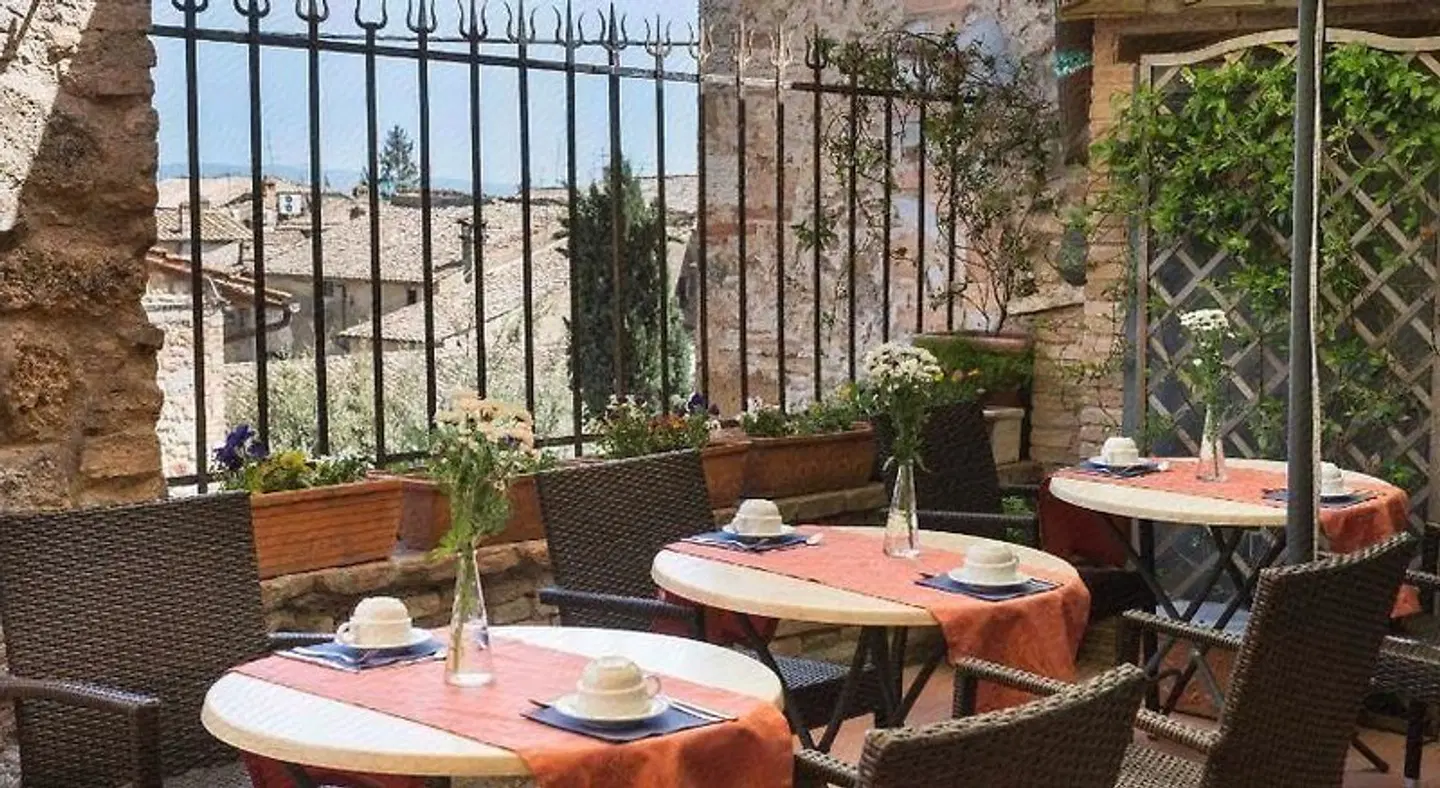 Leon Bianco Restaurant