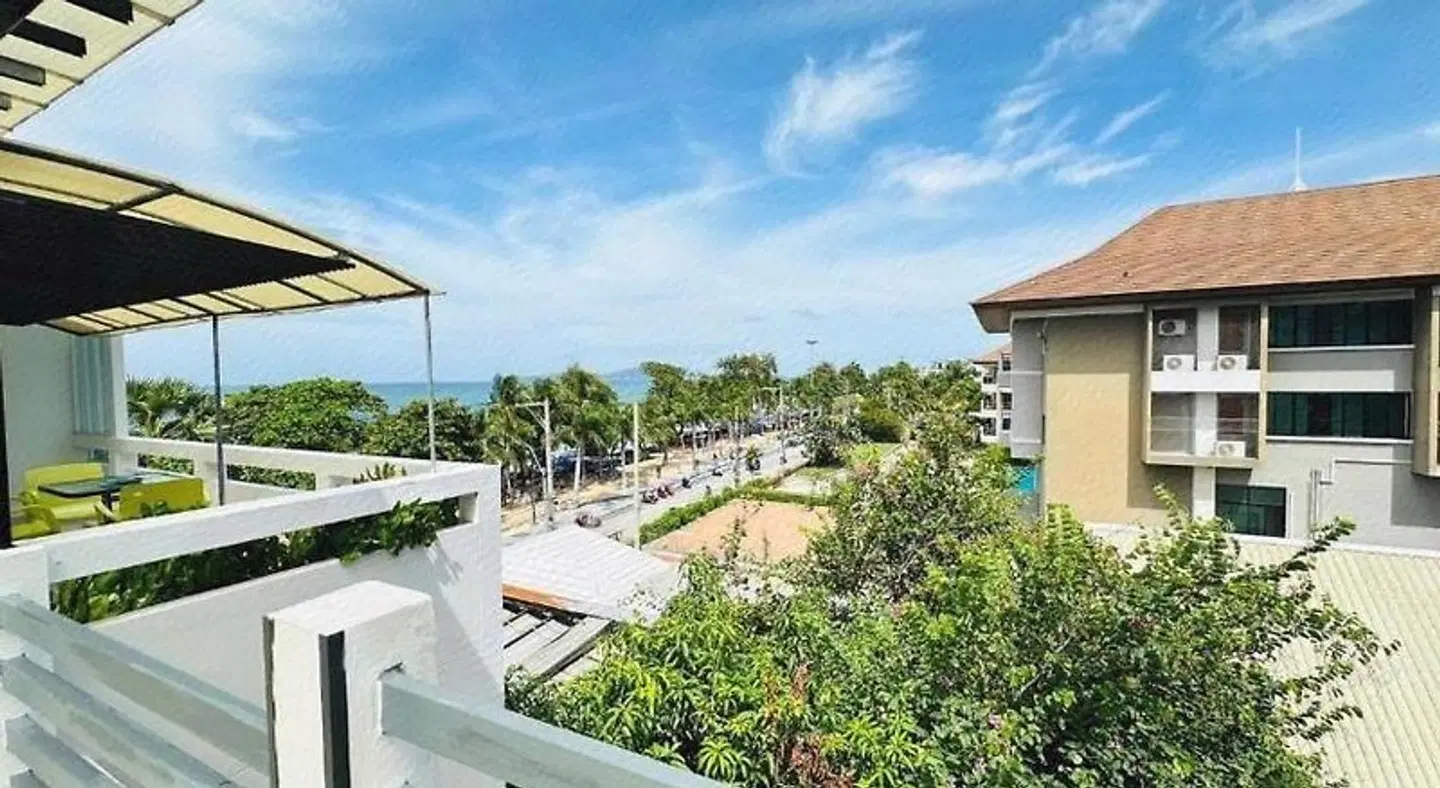 BBHOUSE pattaya Terrasse