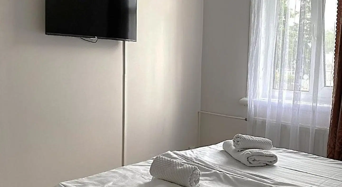 Sunrise Apartments ROOM_EXAMPLE