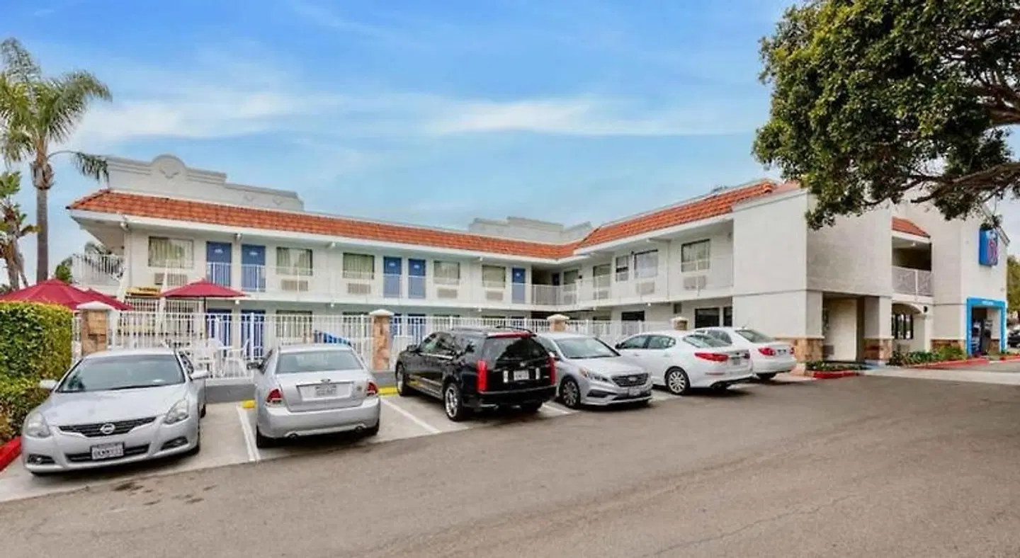 Motel 6 Carlsbad, CA - East EXTERIOR