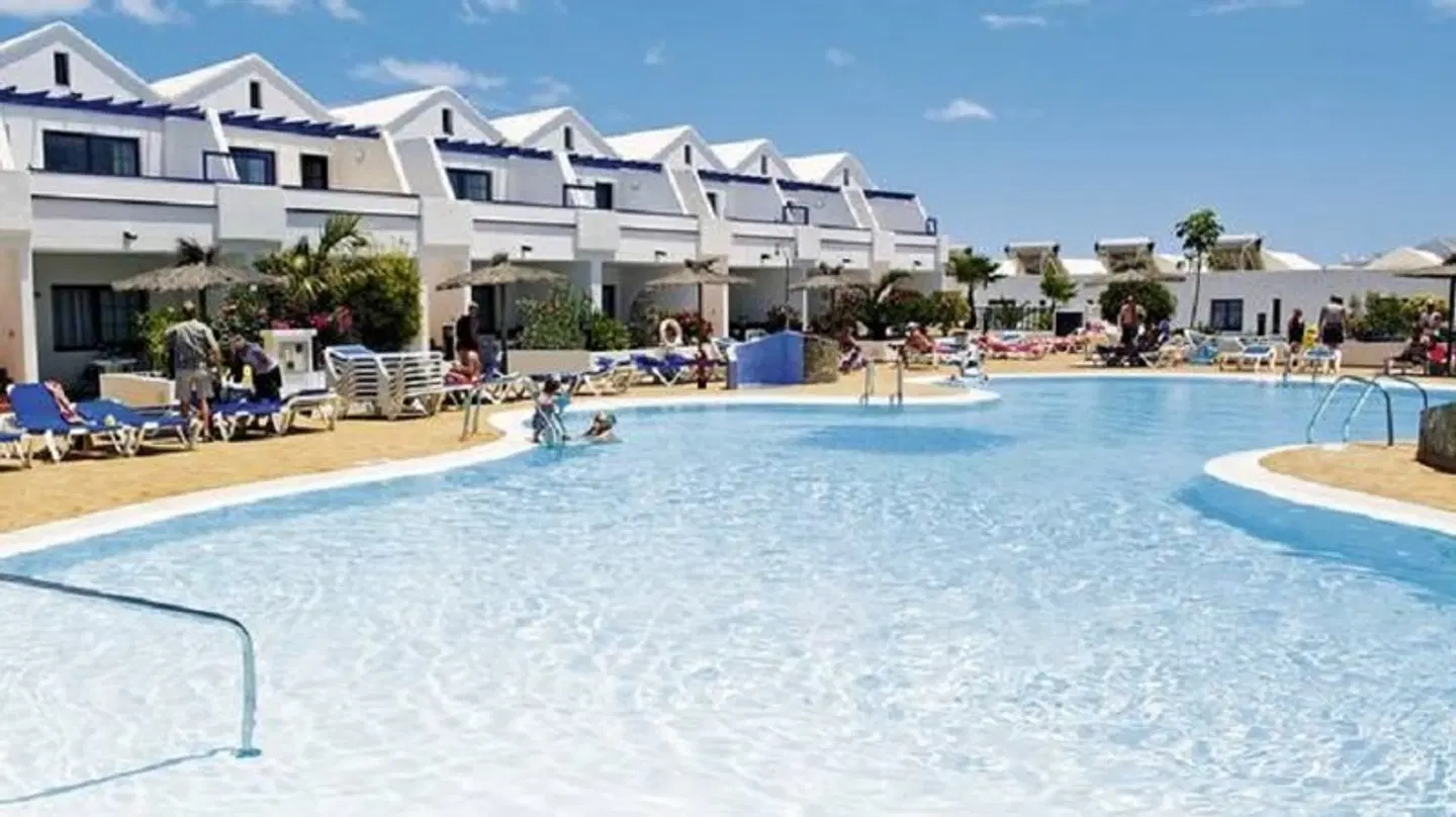 Cinco Plazas OUTDOOR_POOL