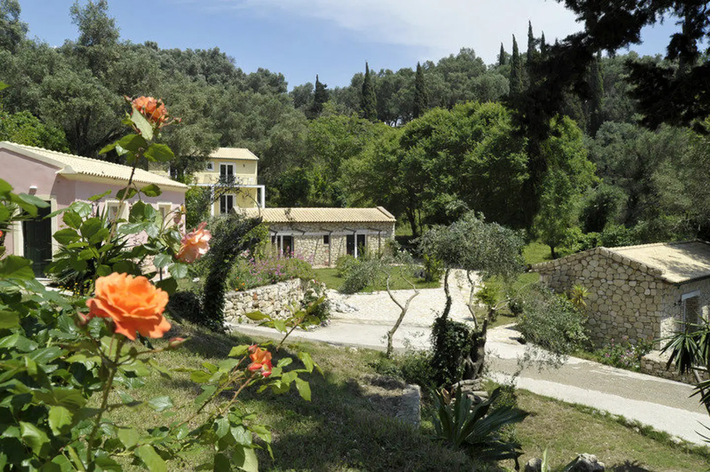 Blue Princess Hotel and Suites EXTERIOR
