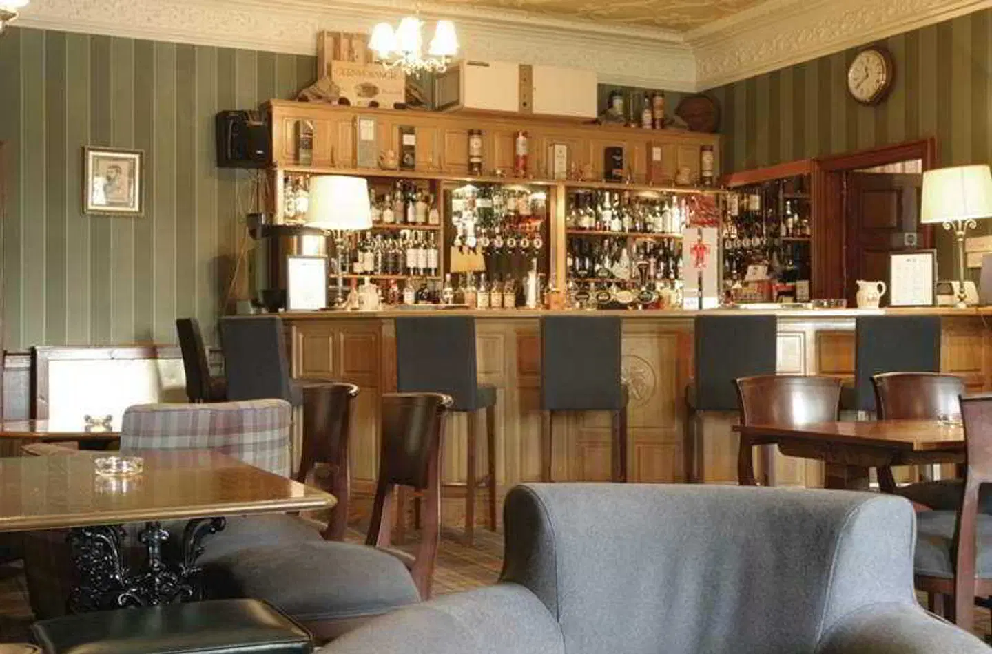 Mansfield Castle Bar