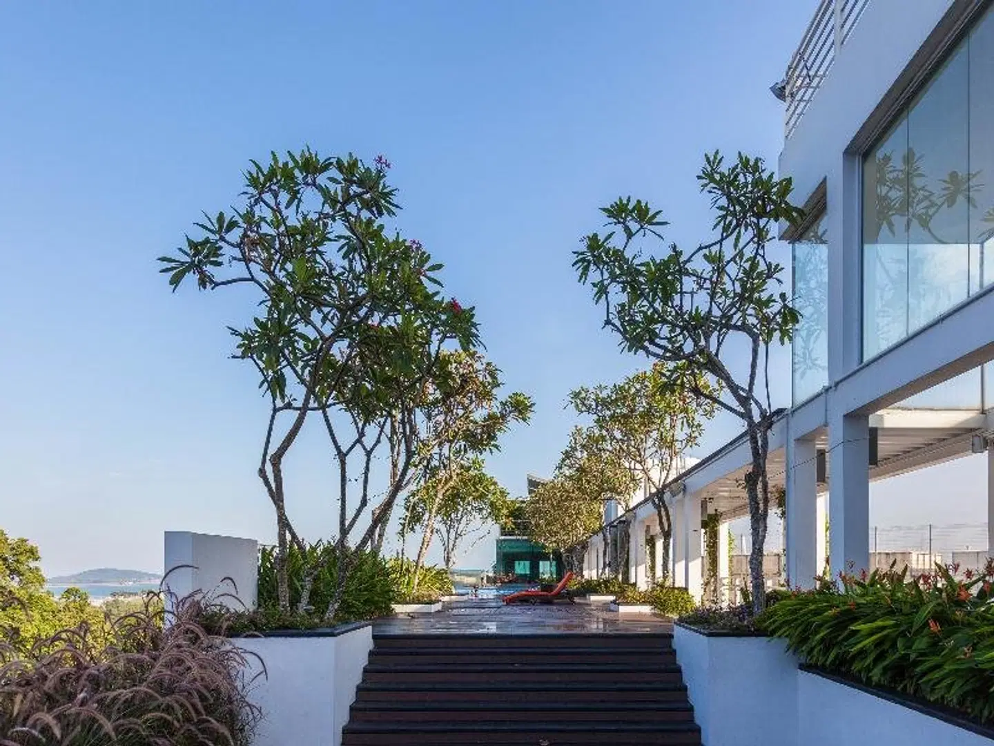 Village Hotel Changi by Far East Hospitality OUTDOOR_POOL