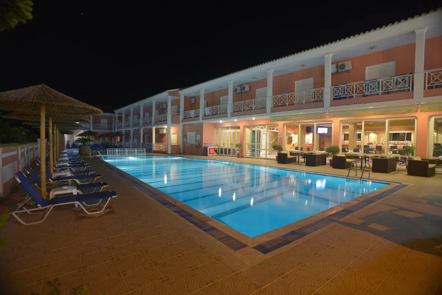 Angelina Hotel & Apartments OUTDOOR_POOL