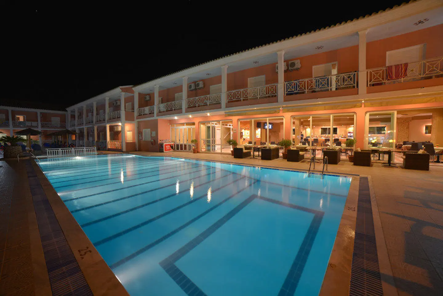 Angelina Hotel & Apartments OUTDOOR_POOL