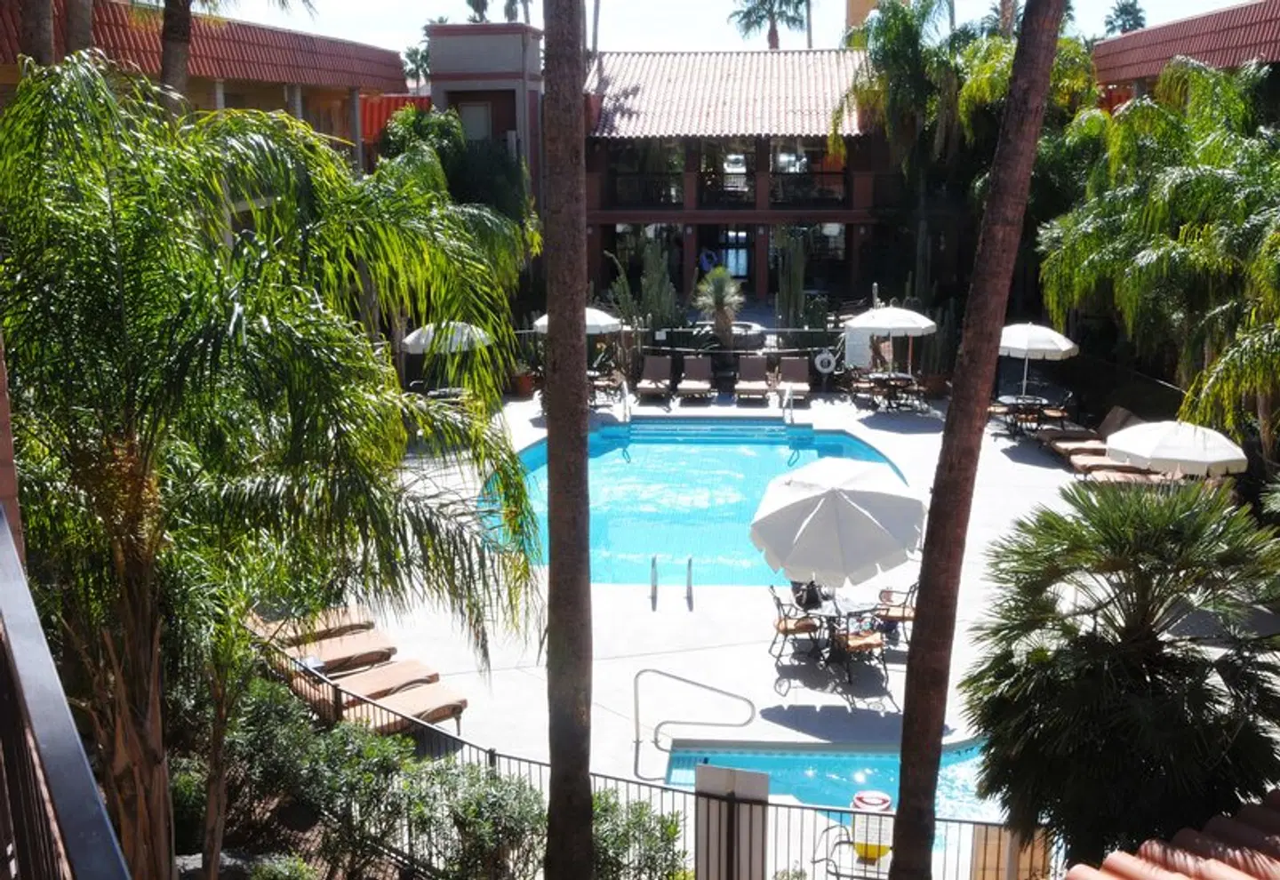 DoubleTree Suites by Hilton Hotel Tucson - Williams Center OUTDOOR_POOL