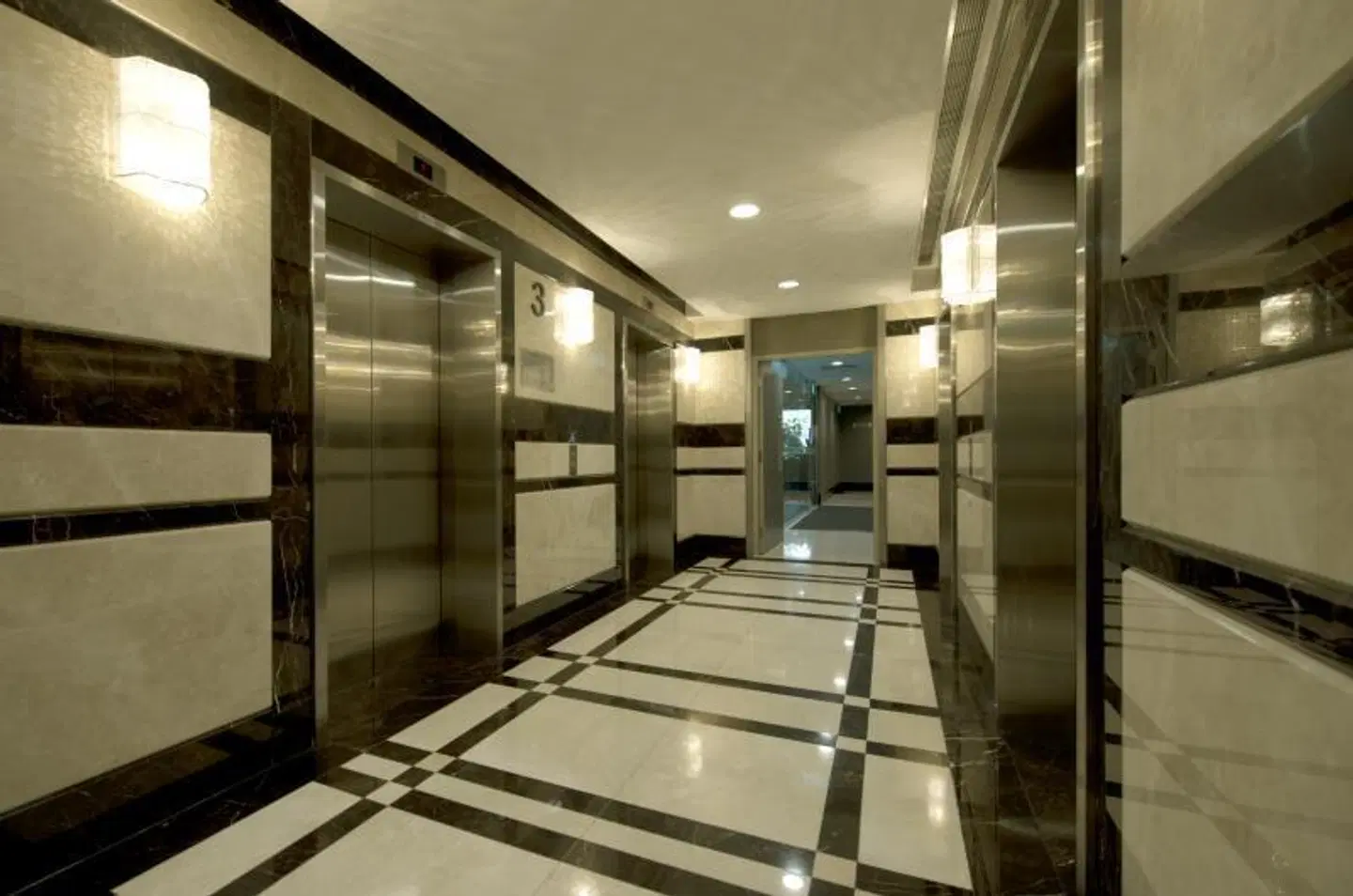 V Hotel Bencoolen Hallenbad