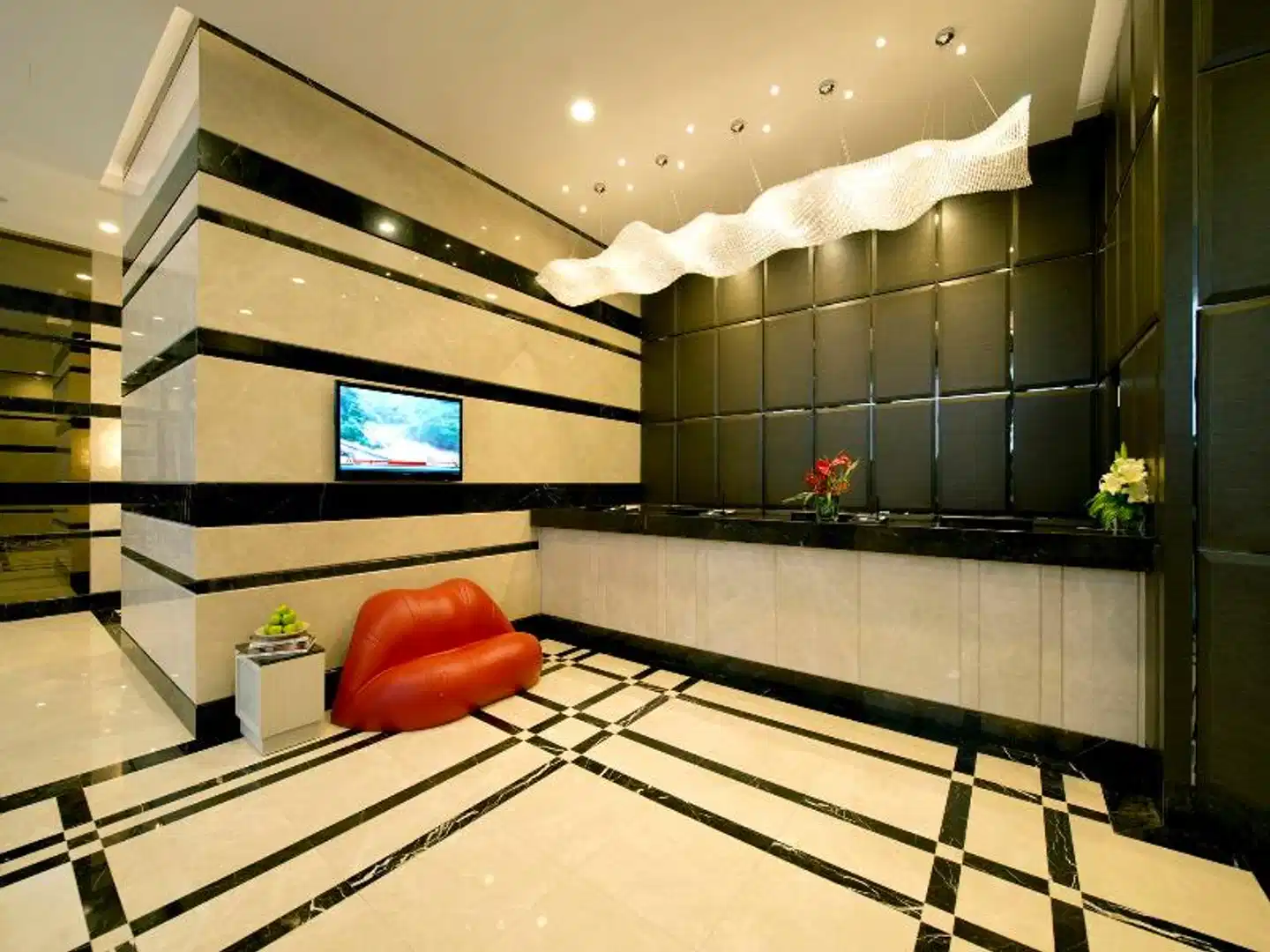 V Hotel Bencoolen Lobby