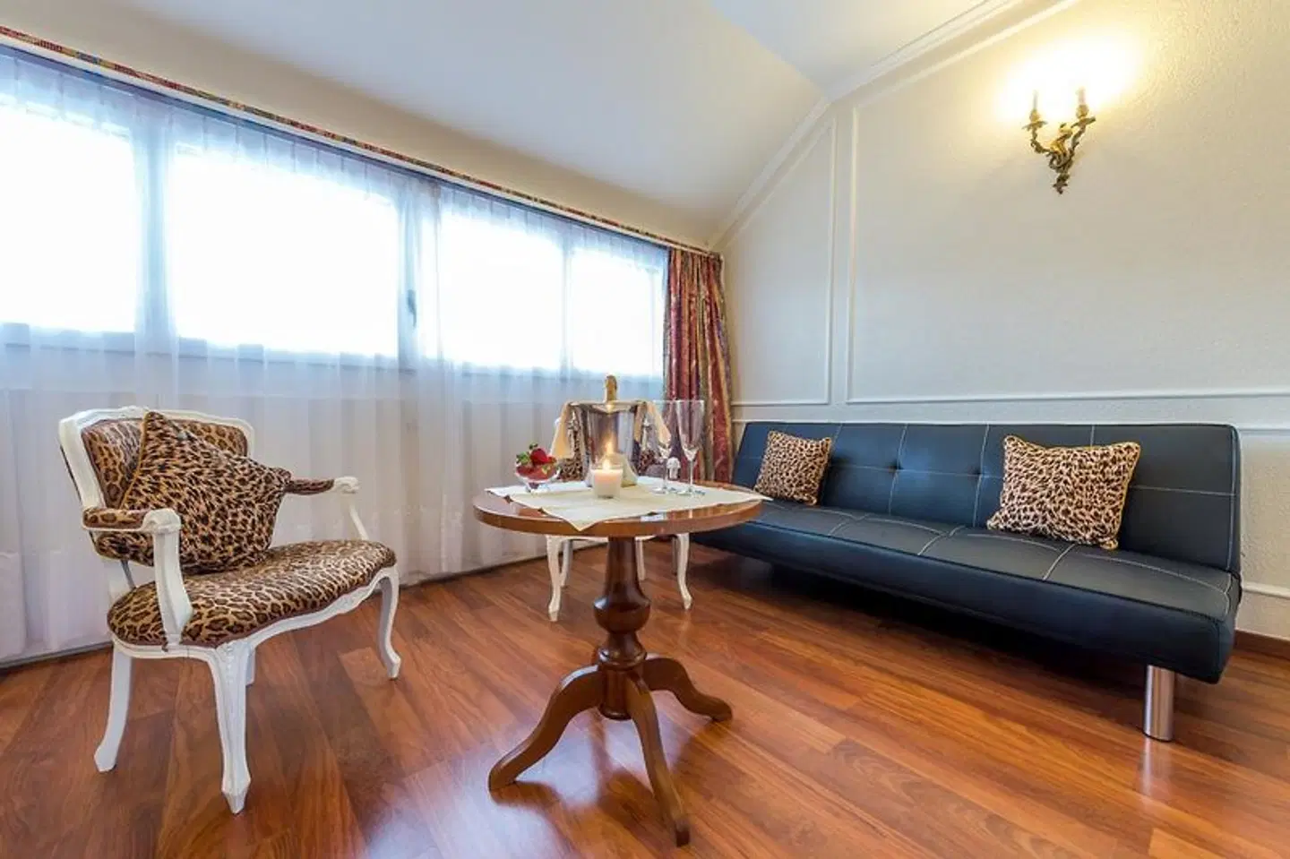 Diplomate ROOM_EXAMPLE