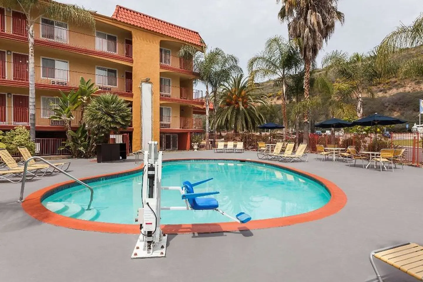 Days Inn by Wyndham Mission Valley Qualcomm Stadium/ SDSU OUTDOOR_POOL