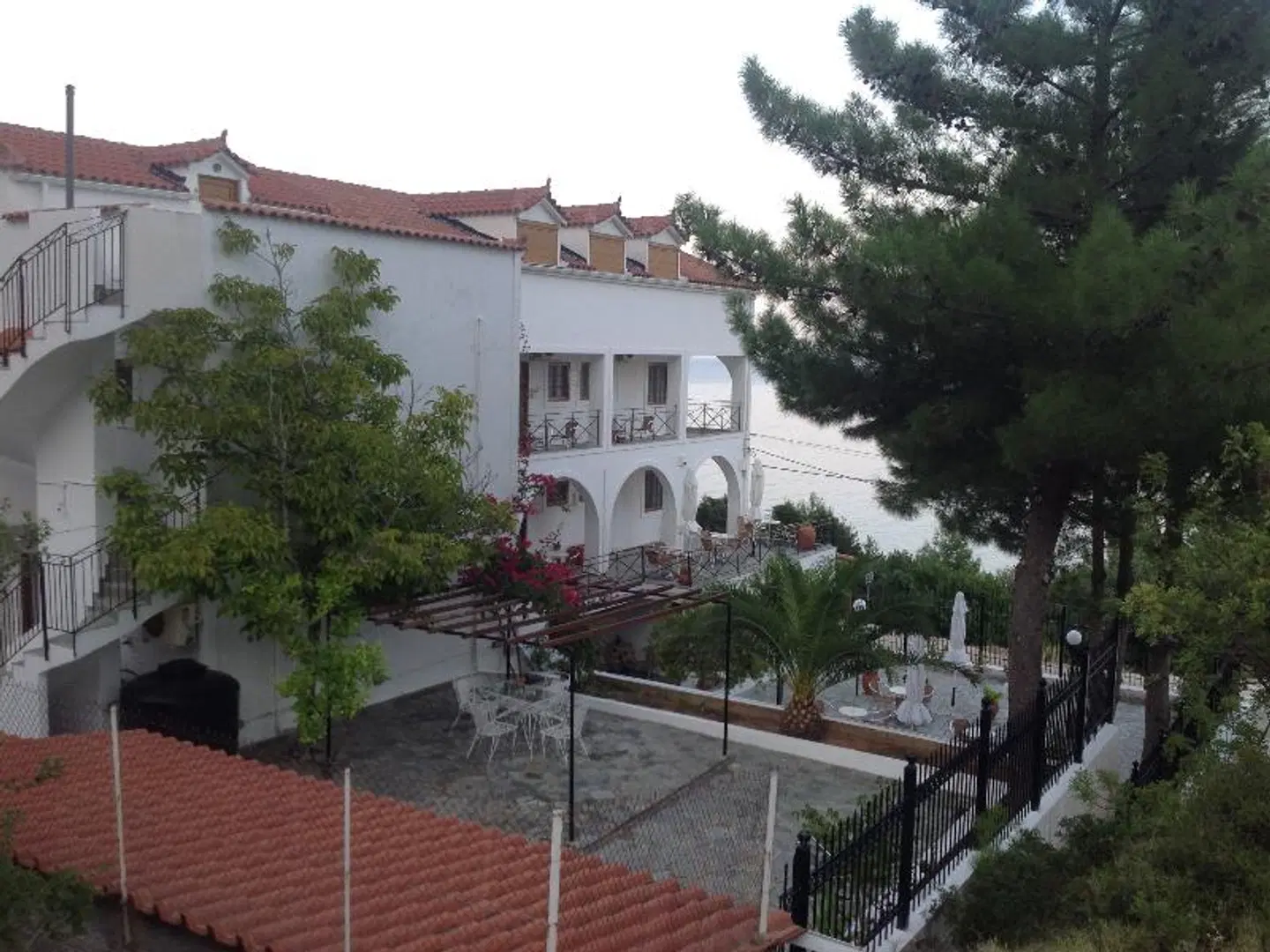 Travlos Studios EXTERIOR