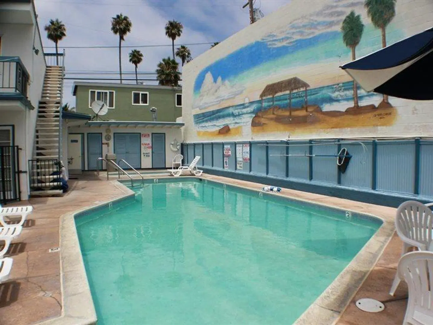 La Jolla Beach Travelodge OUTDOOR_POOL