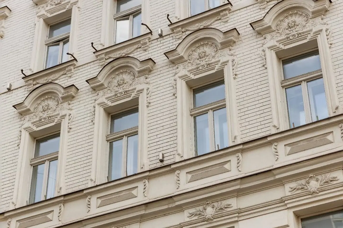 Royal Court Hotel EXTERIOR