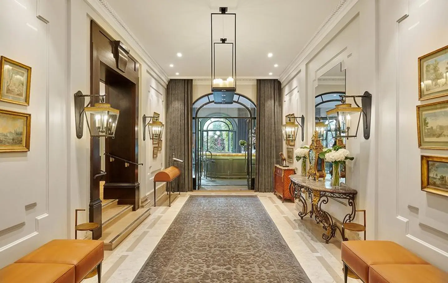 Lancaster LOUNGE_LOBBY